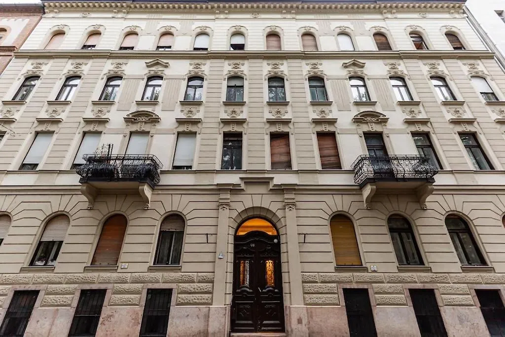 Nescaflat 3In1 First Apartment Budapest Hungary
